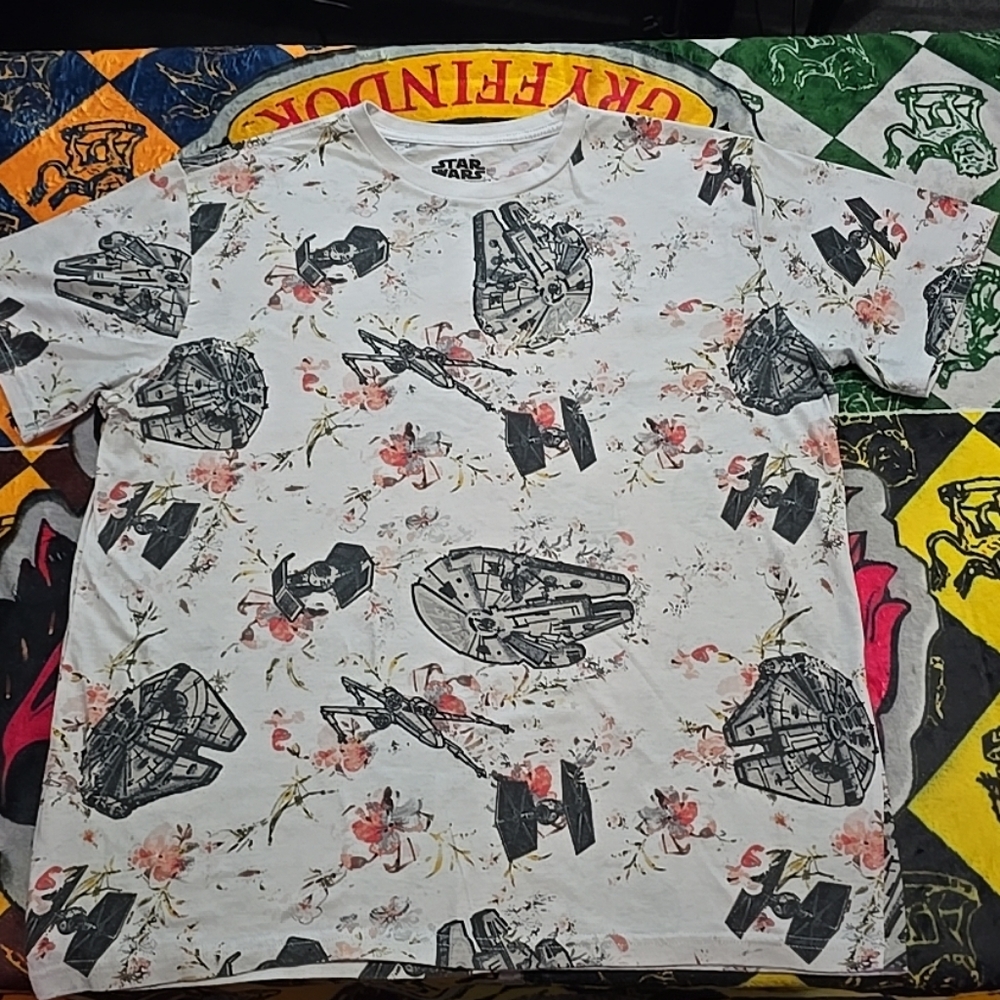 Star Wars Floral Graphic Tee Large